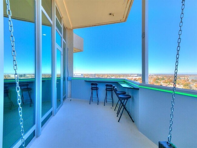 Building Photo - 5900 Mosteller Dr