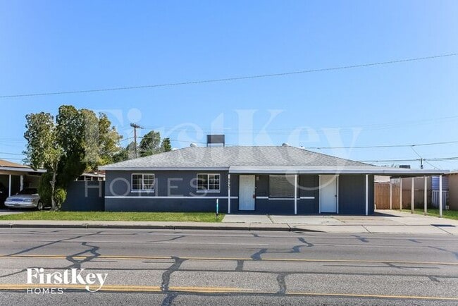Building Photo - 5737 N 35th Ave