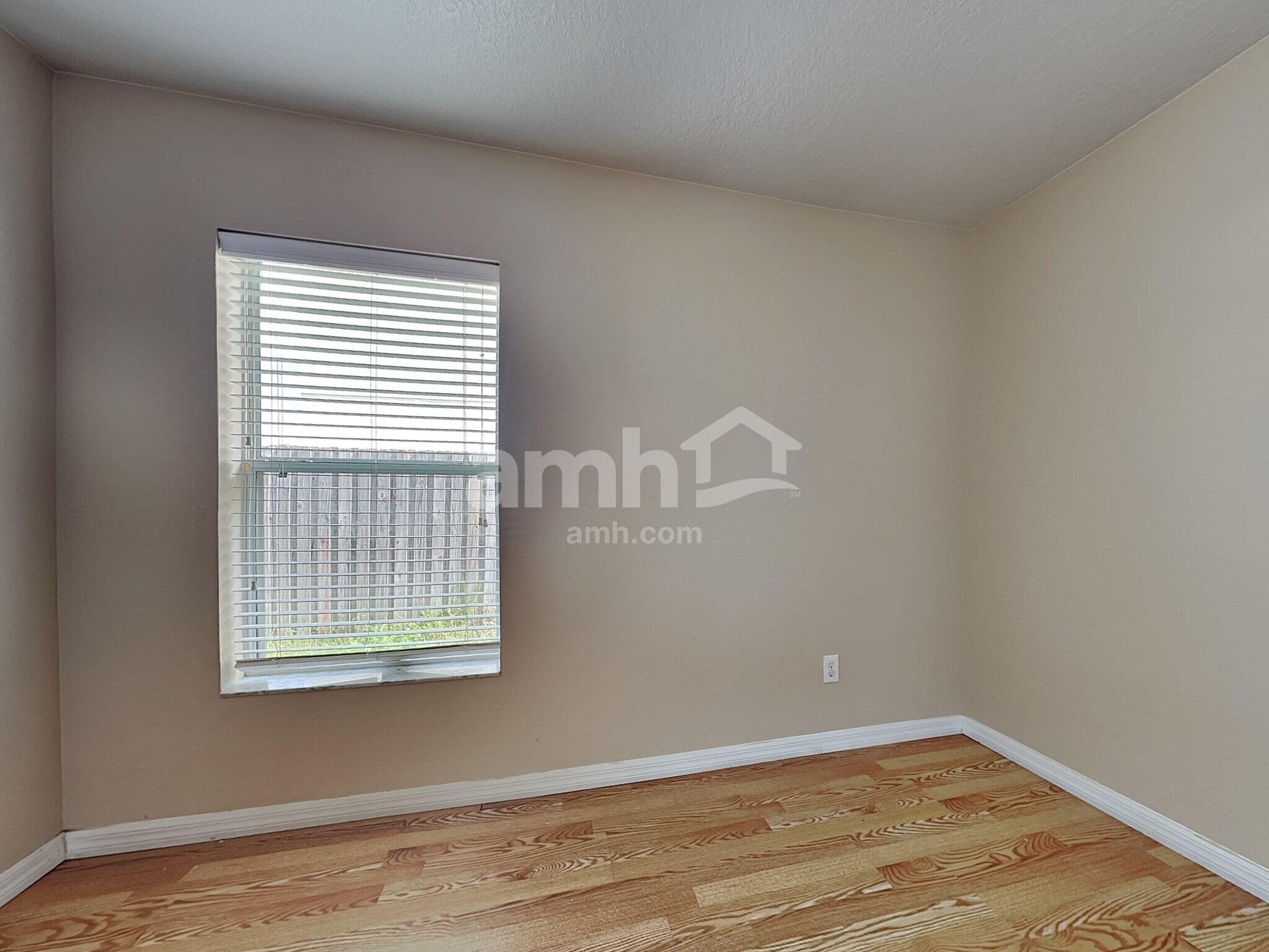 Building Photo - 31015 Mandolin Cay Ave