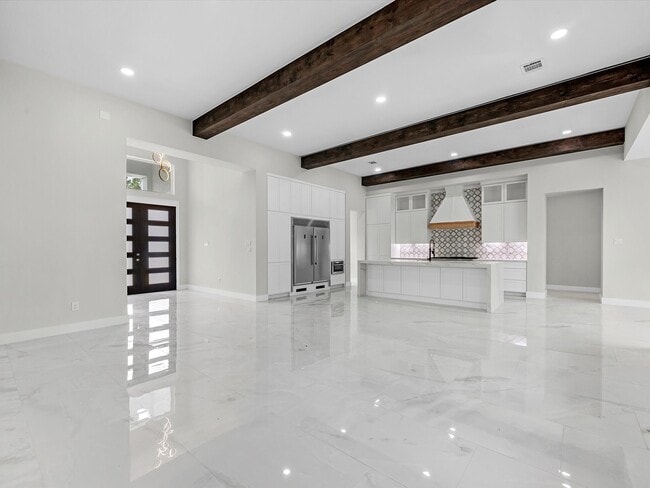 Building Photo - 887 Rd 660