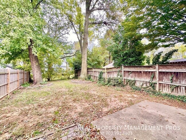 Building Photo - 323 Laverne Ave