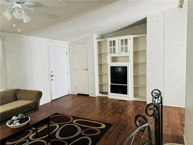 Building Photo - 5389 Riverview Dr