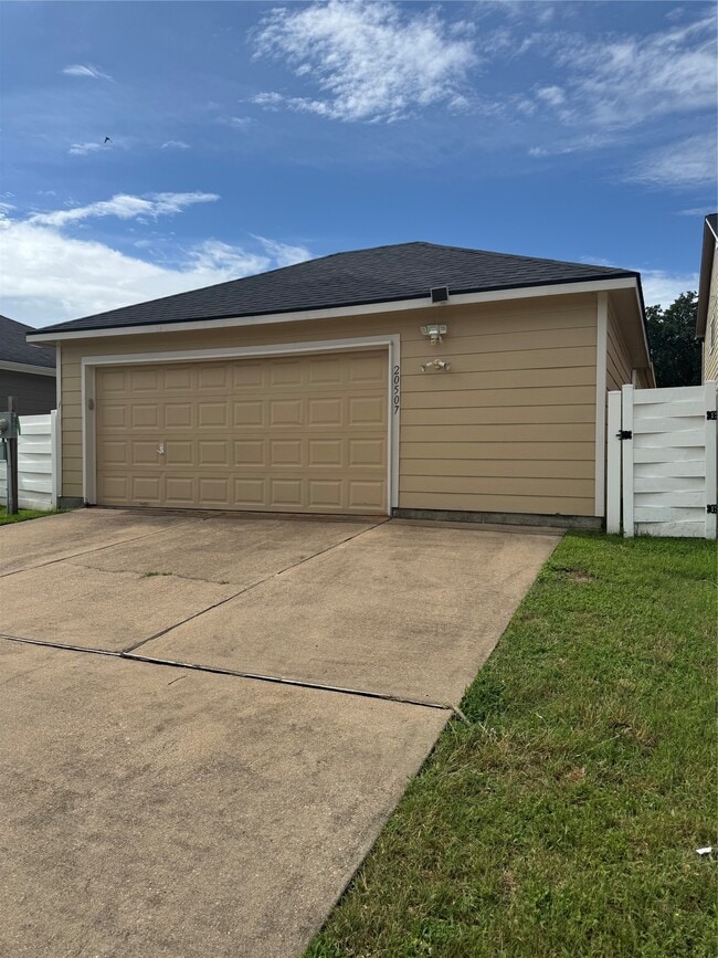 Building Photo - 20507 Providence Point Dr
