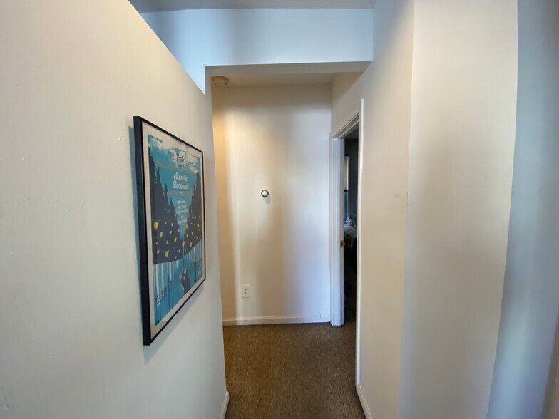 Building Photo - 58 Mansfield St