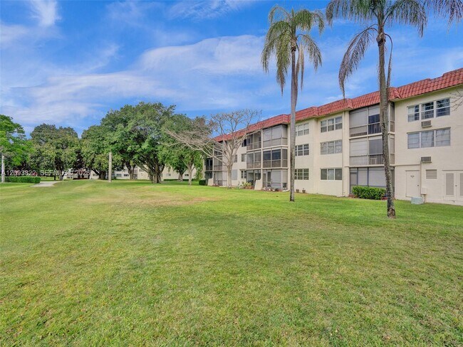 Building Photo - 8962 S Hollybrook Blvd