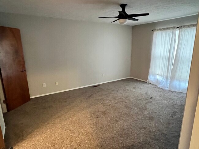 Building Photo - 1397 Sanzon Dr