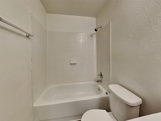 Building Photo - 9510 Juniper Pl Ct