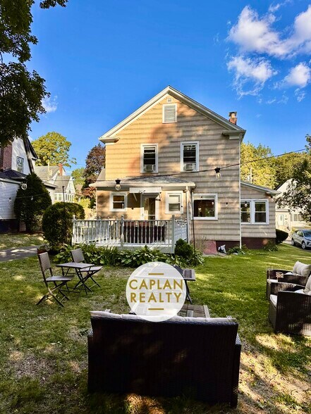 Building Photo - 86 Roydon Rd