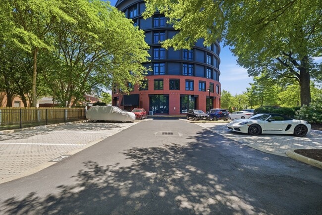 Building Photo - 415 St Pauls Blvd