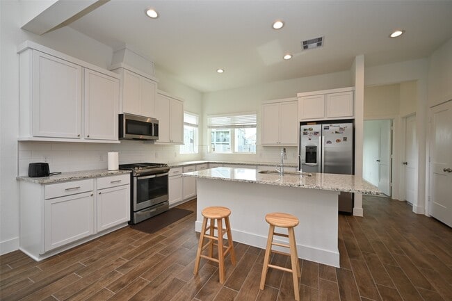 Building Photo - 1535 Cathedral Bend Drive