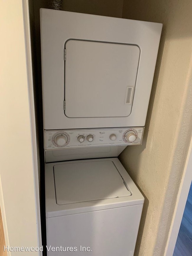 Building Photo - 3771 Miramar Way