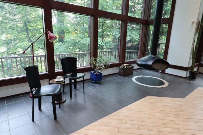 Building Photo - Move-In Special: 50% Off First Month’s Rent!-White River Access, Vaulted Ceilings, Natural Light,...