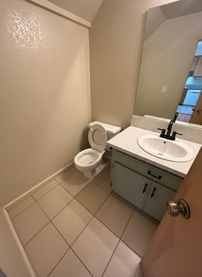 Interior Photo - Commerce, 10318