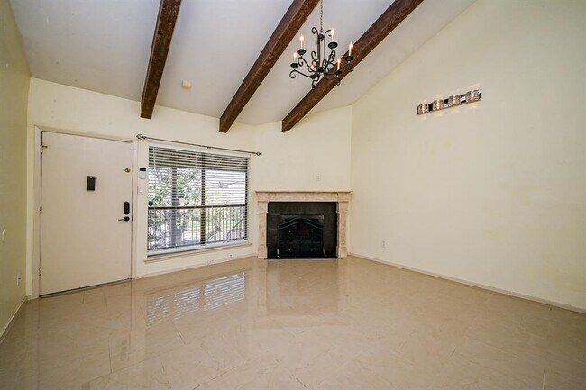 Primary Photo - 1100 Augusta Dr