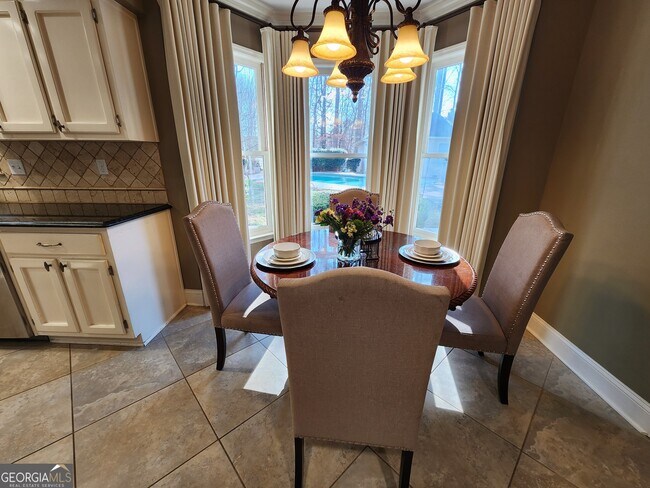 Building Photo - 180 Sycamore Bend