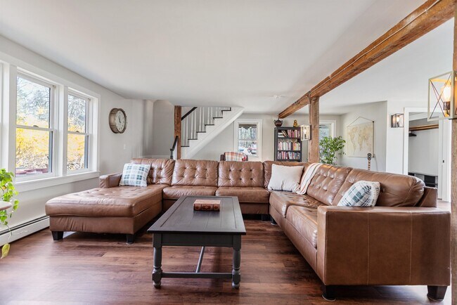 Building Photo - 33 Exeter Rd