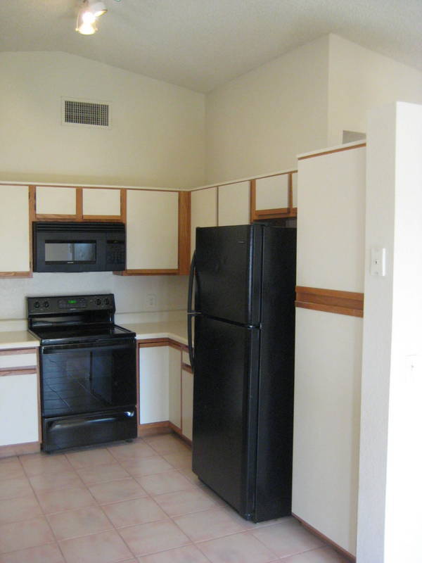 Building Photo - 10106 Cll Del Este