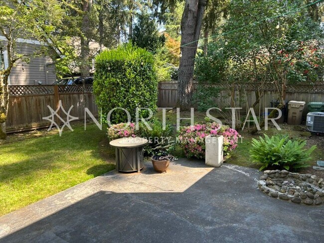 Building Photo - Newly Remodeled Lake Oswego Cottage With Lake Access.