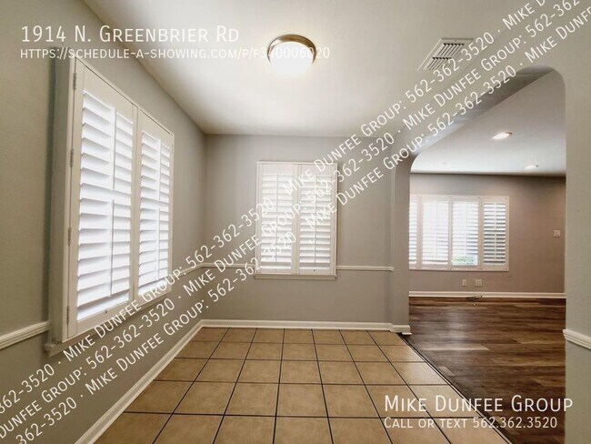 Building Photo - 1914 N Greenbrier Rd