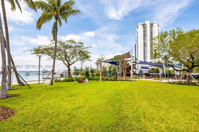 Building Photo - 1800 Sunset Harbour Dr