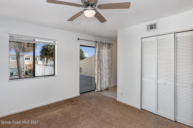 Building Photo - Beachside Townhome with 1 car garage!