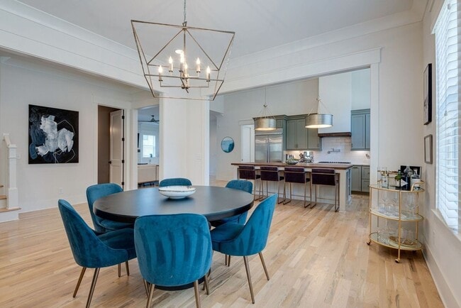 Building Photo - Dream home in the heart of Belle Meade, located on a private dead-end street!