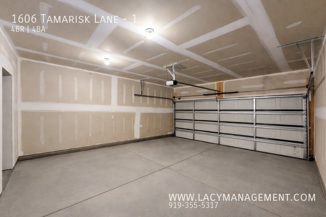 Building Photo - 1606 Tamarisk Ln