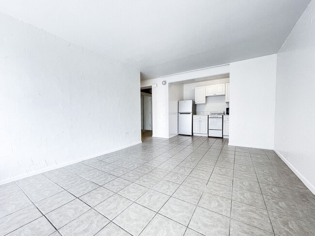 Building Photo - Punchbowl Condo with Off-Street Parking an...
