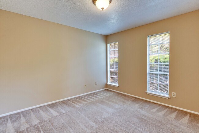 Building Photo - 7404 Bucknell Dr