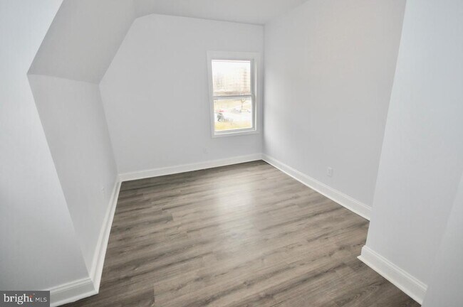 Building Photo - 601 Eldridge Ave