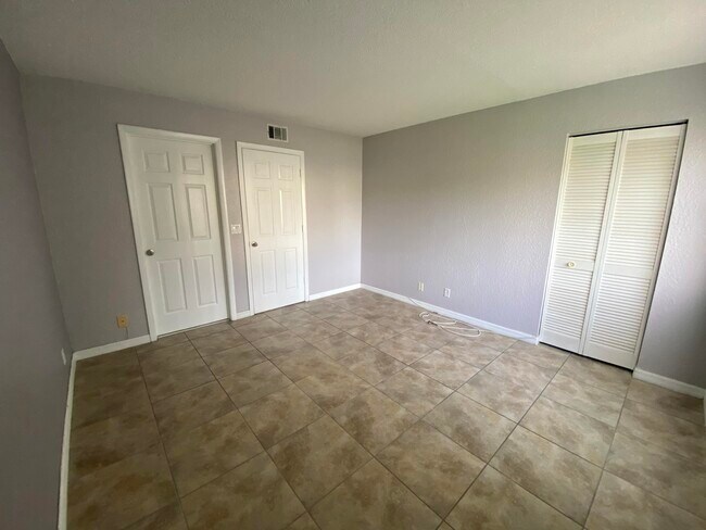 Building Photo - 4947 Sable Pine Cir