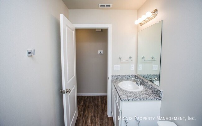 Building Photo - 2113 N. Ave. L-