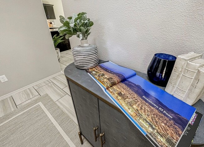 Building Photo - Westside area Rental (Completely Furnished) Beautiful 3 bed/2.5 baths