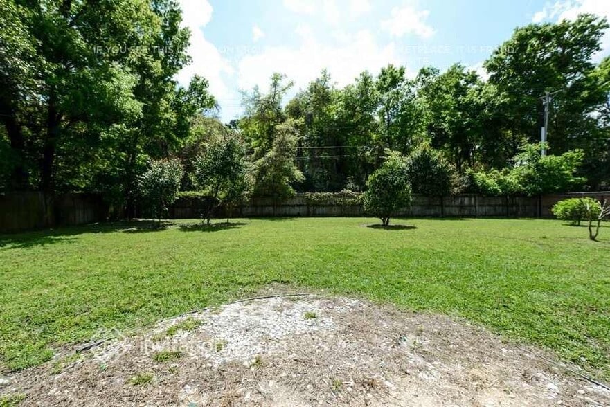 Building Photo - 8546 Thrasher Ct