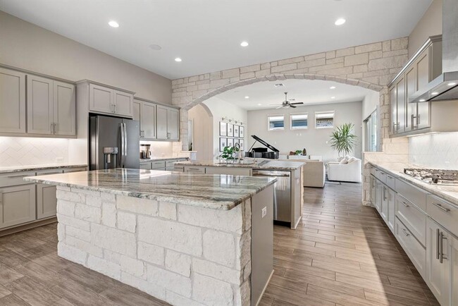 Building Photo - 4205 Lynette Ln