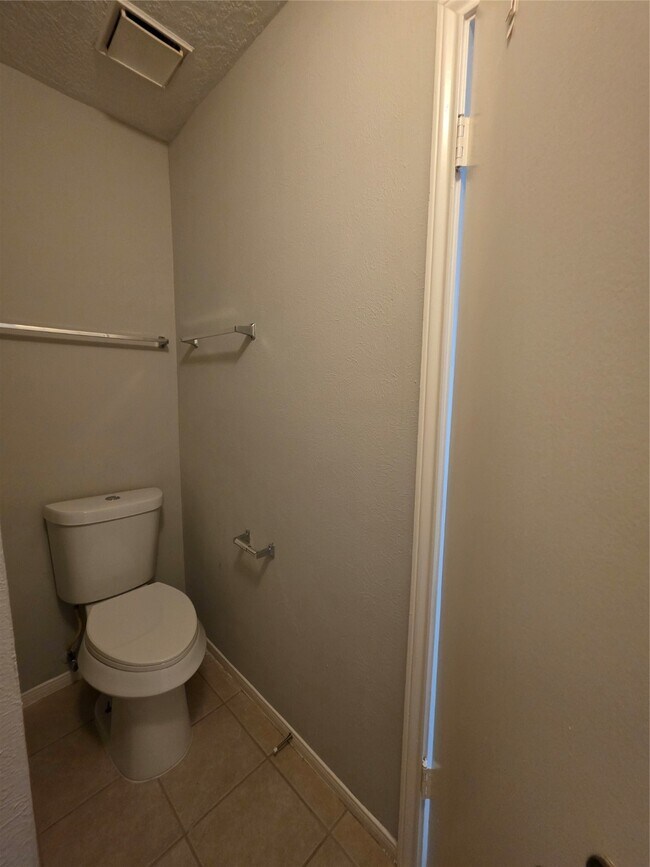 Building Photo - 1969 Country Village Blvd