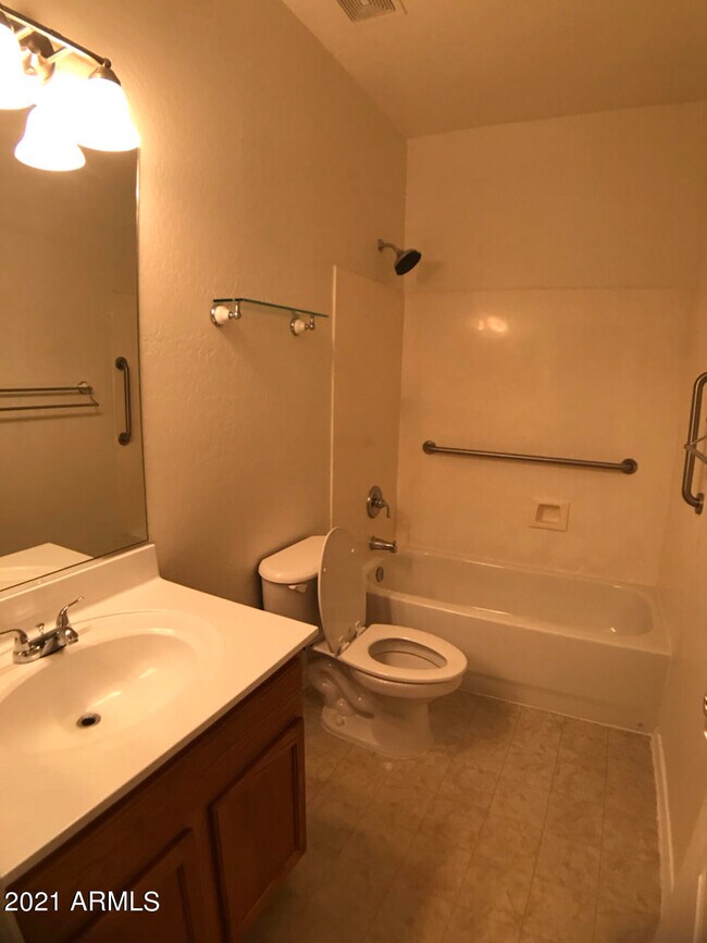 Building Photo - 17584 W Acacia Ct