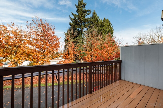 Building Photo - 6621 N Columbia Way