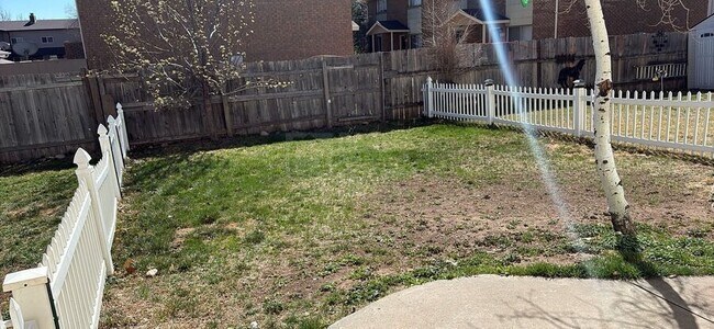 Building Photo - 1706 E 17th St