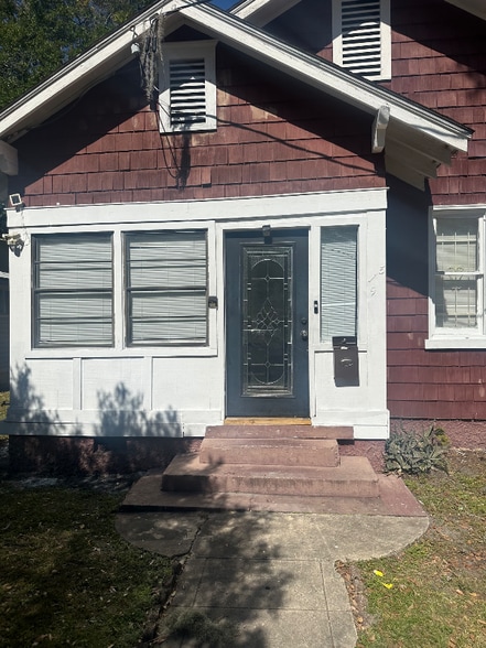 Primary Photo - 519 W 25th St