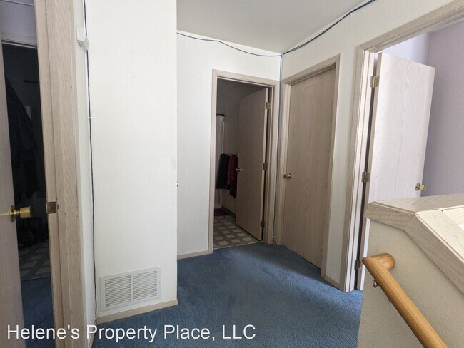 Building Photo - 3 br, 2.5 bath House - 259 NW Clay Court