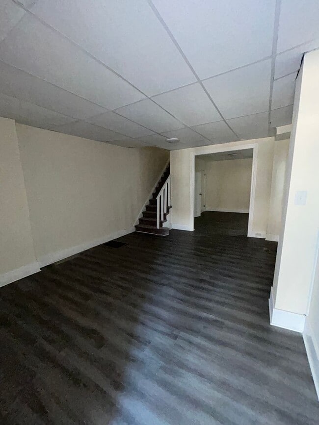 Building Photo - 510 N Hermitage Ave