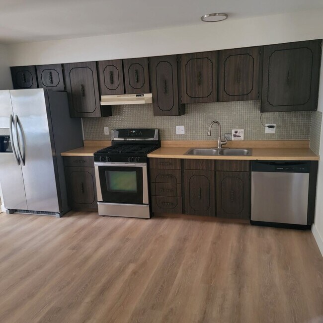 Building Photo - 4 Bedroom Home in St. Charles  $2695