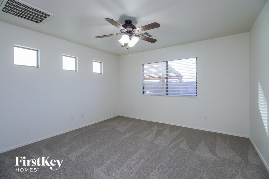 Building Photo - 2671 W Bartlett Way