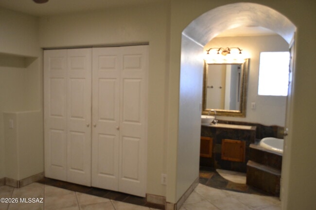 Building Photo - 3270 W Capistrano Rd