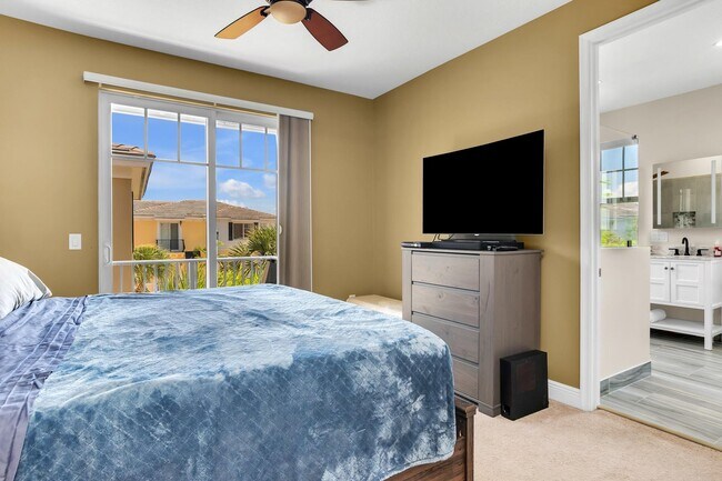 Building Photo - 581 NW 35th Ln