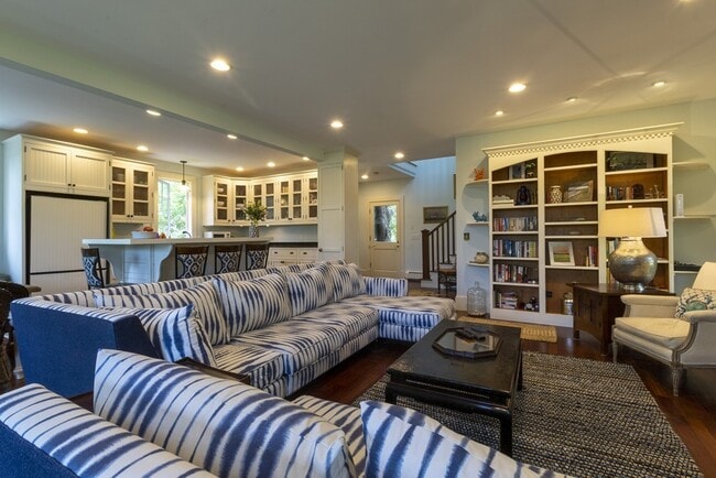 Building Photo - 101 Associates Rd