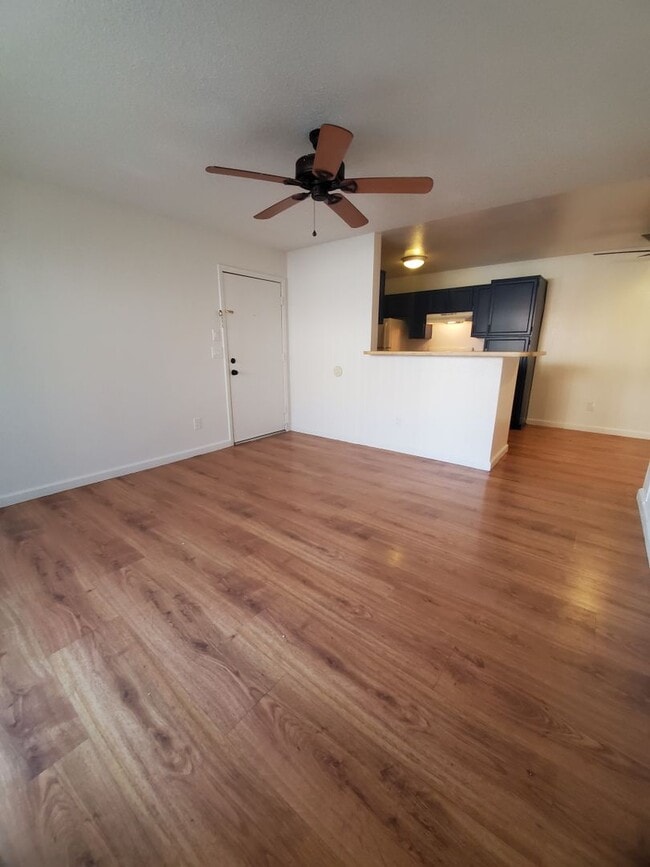 Building Photo - Ground level 2 bed/2 bath condo- Guadalupe & Country Club