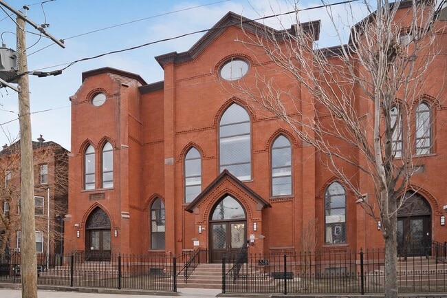 Building Photo - 328 Pacific Ave