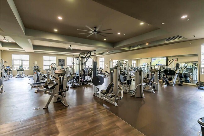 Building Photo - 9583 Town Parc Cir N